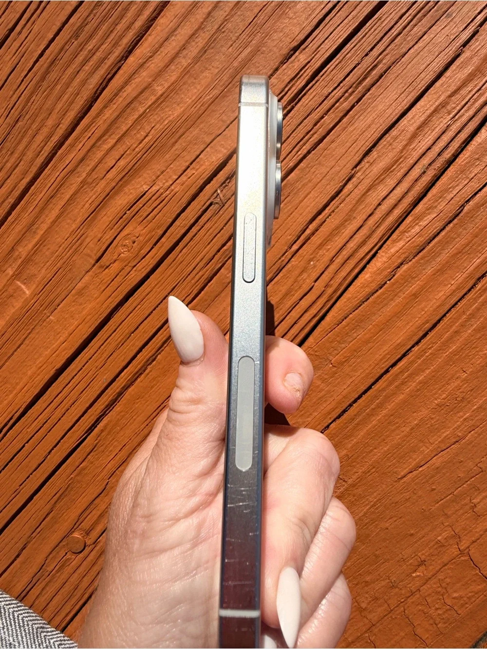 Apple iPhone 15 Pro 1TB White Titanium AT&T Locked Works perfect